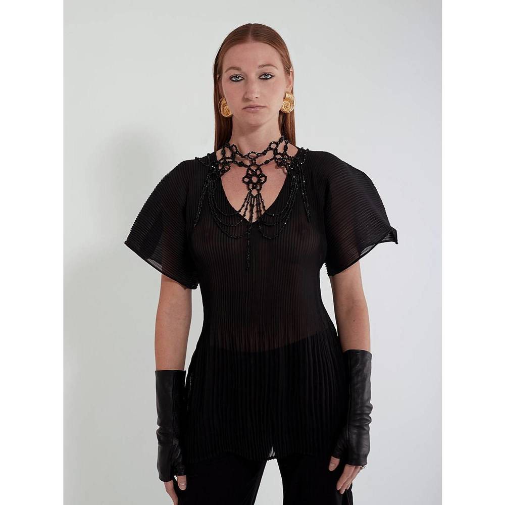 NEW NIN STUDIO medusa v neck top in black